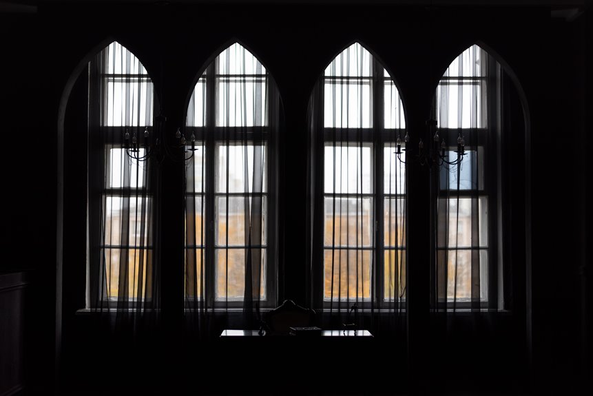 hanging curtains for arched windows